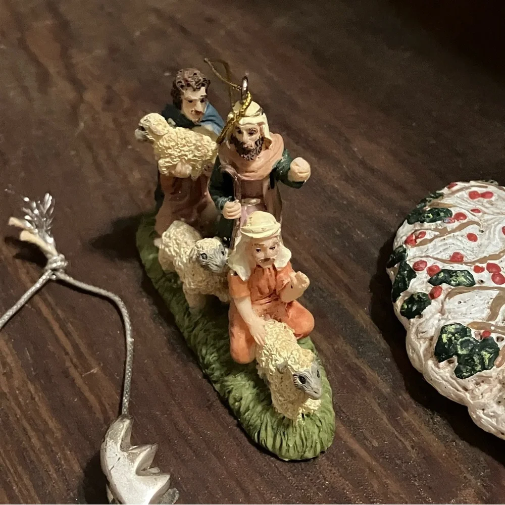Assorted Lot of Vintage & Modern Christmas Ornaments